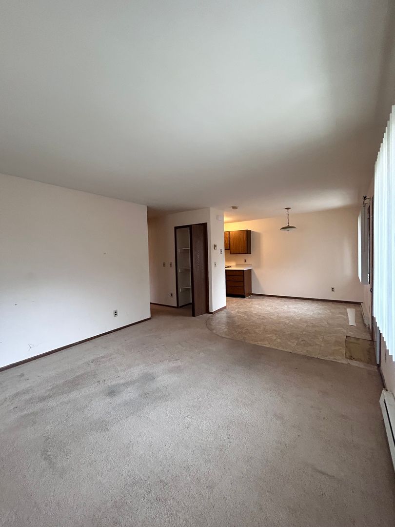 Cornell Apartment: 616 Squire Dr