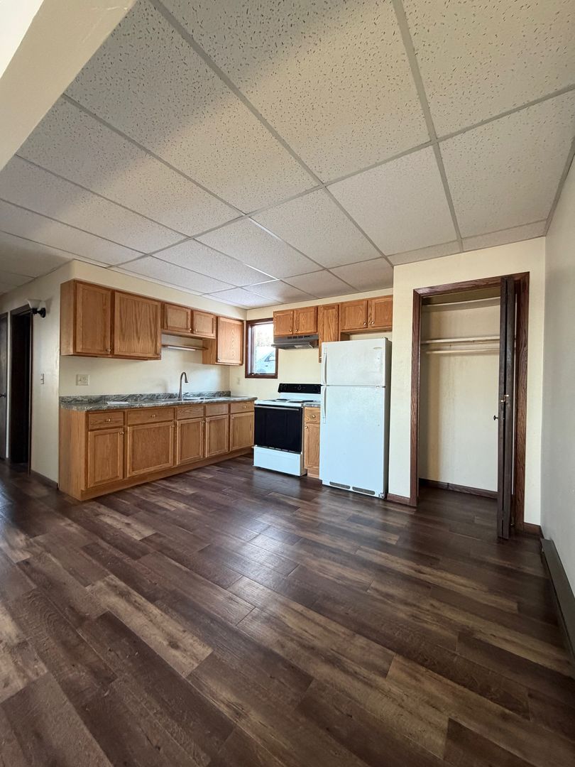 Chippewa Falls Apartment: 525 E Park Ave