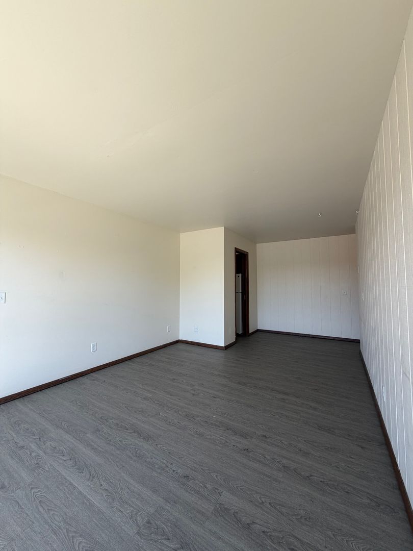 Eau Claire Apartment: 920 Richard Dr