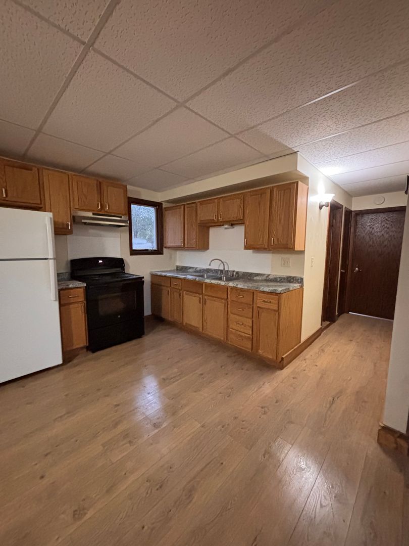 Chippewa Falls Apartment: 515 E Park Ave
