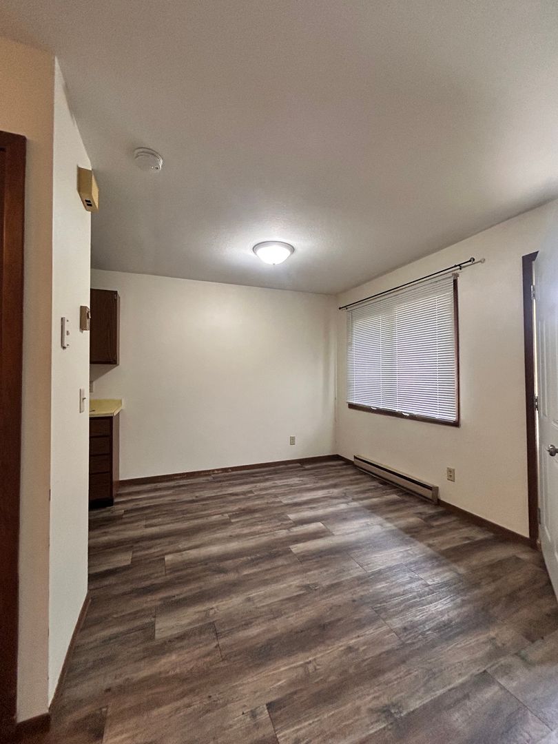 Cornell Apartment: 616 Squire Dr