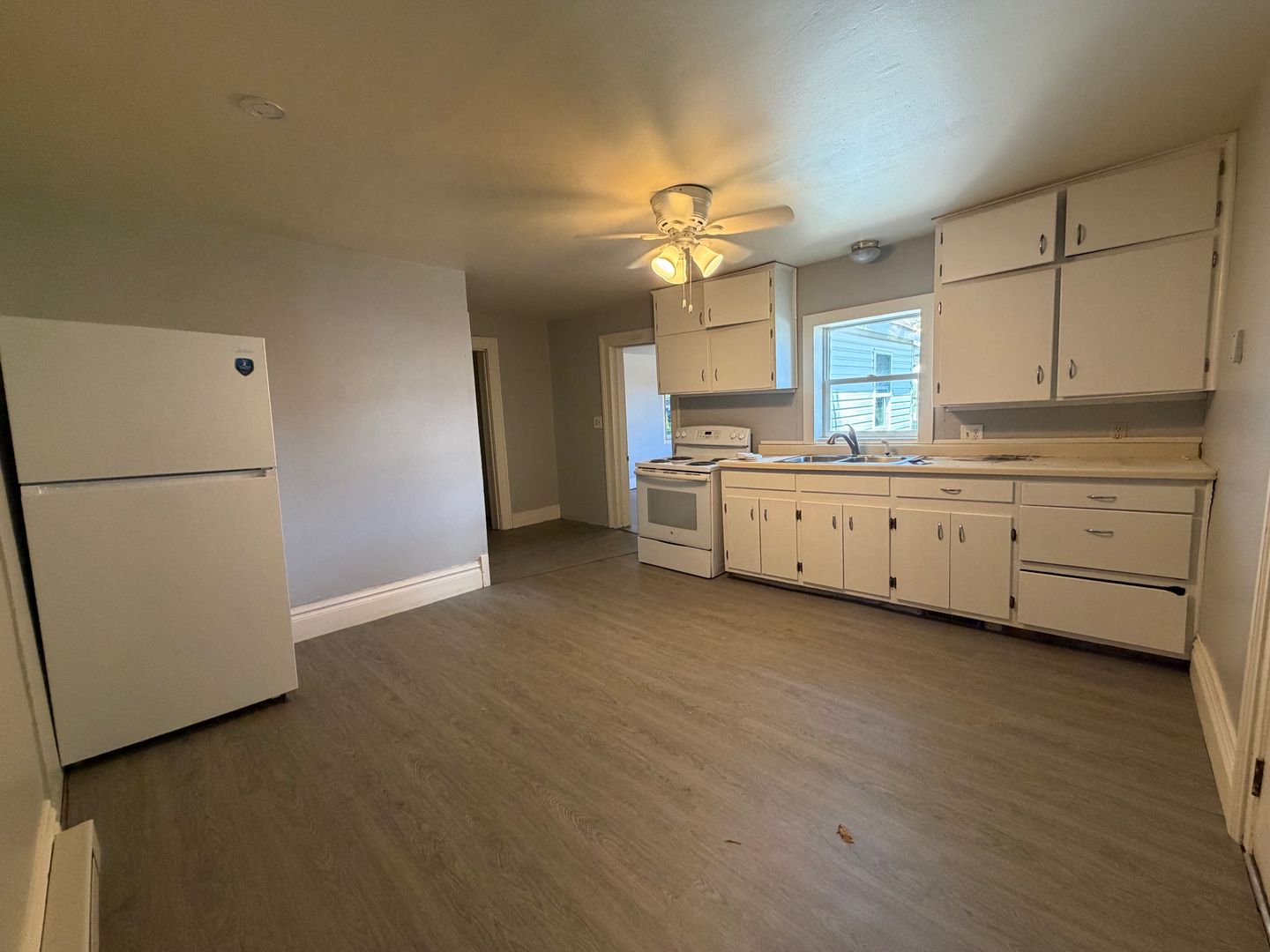 Black River Falls Apartment: 317 Fillmore Street
