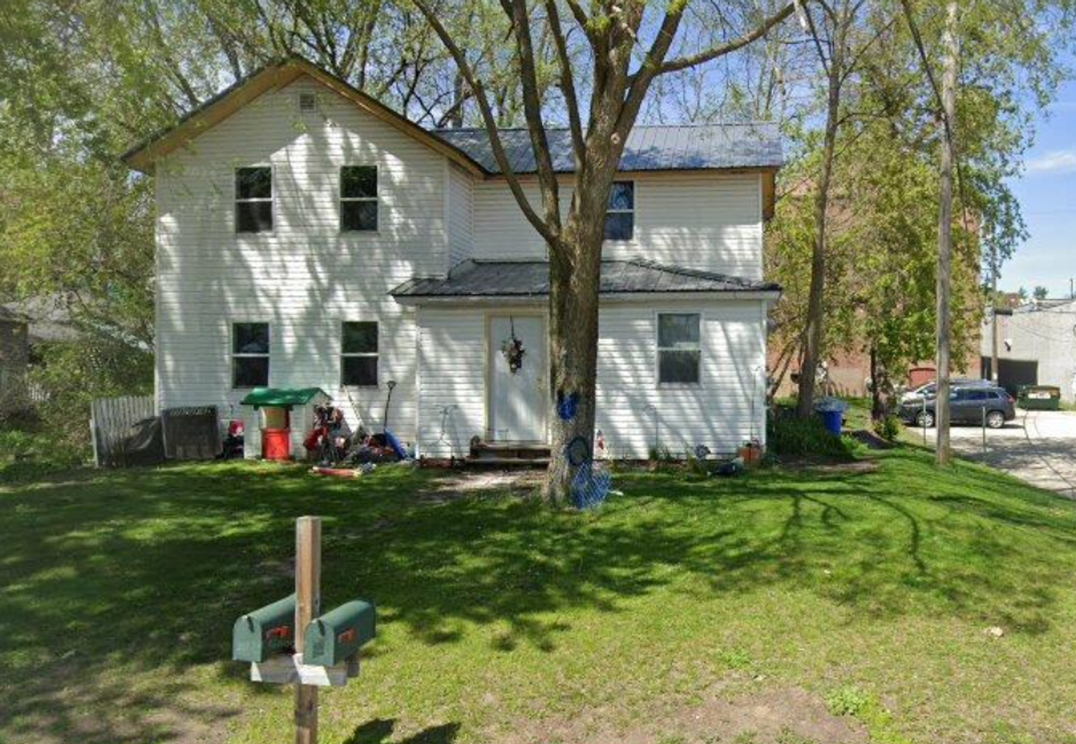Black River Falls Apartment: 317 Fillmore Street