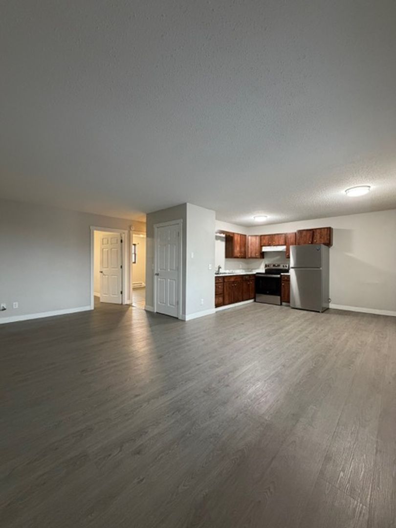Rice Lake Apartment: 1735 Macauley Avenue