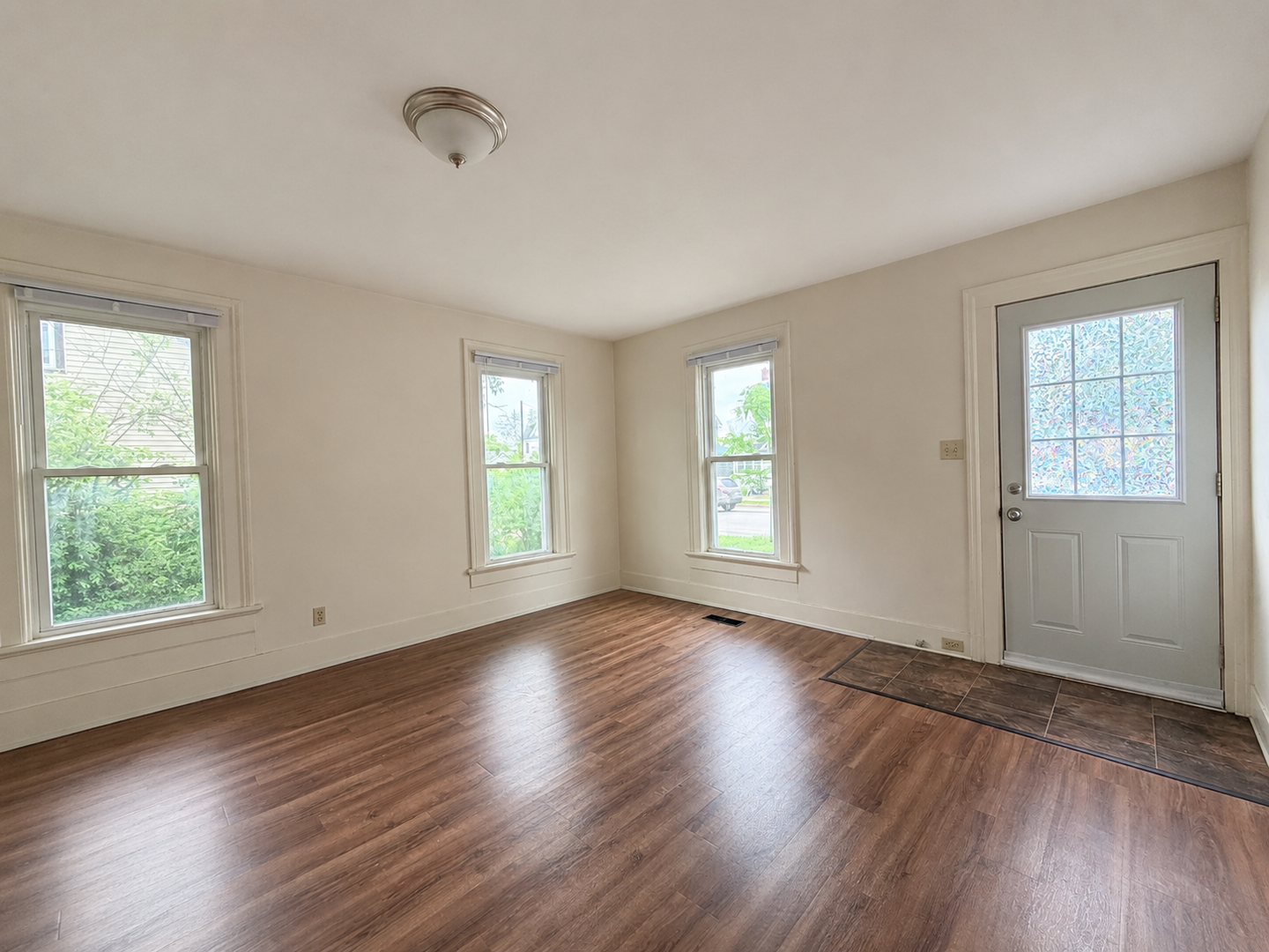Eau Claire Apartment: 508 Vine St
