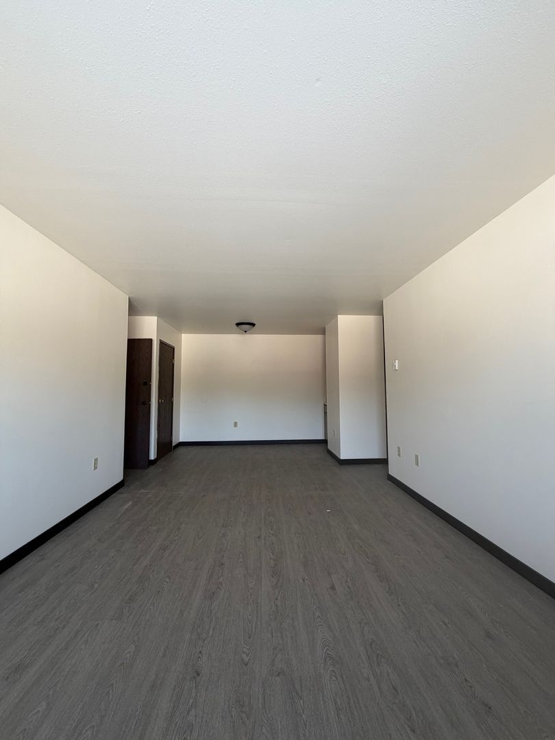 Stanley Apartment: 461 GRANT STREET