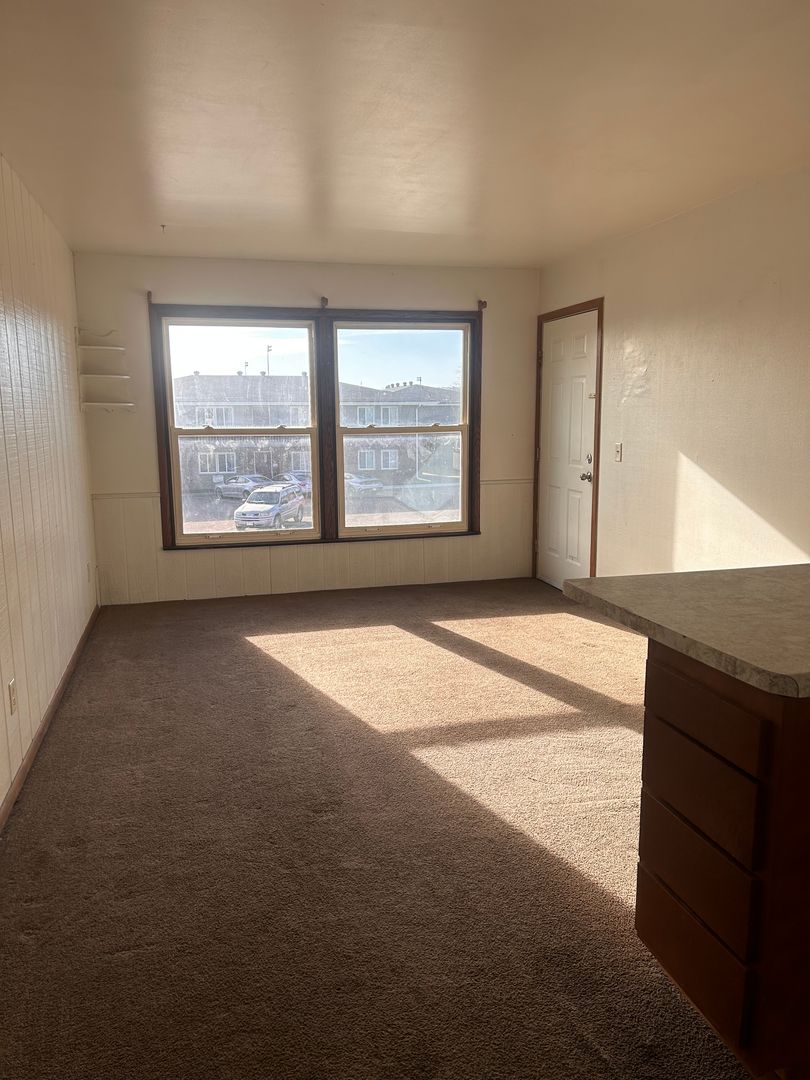 Eau Claire Apartment: 910 Richard Drive