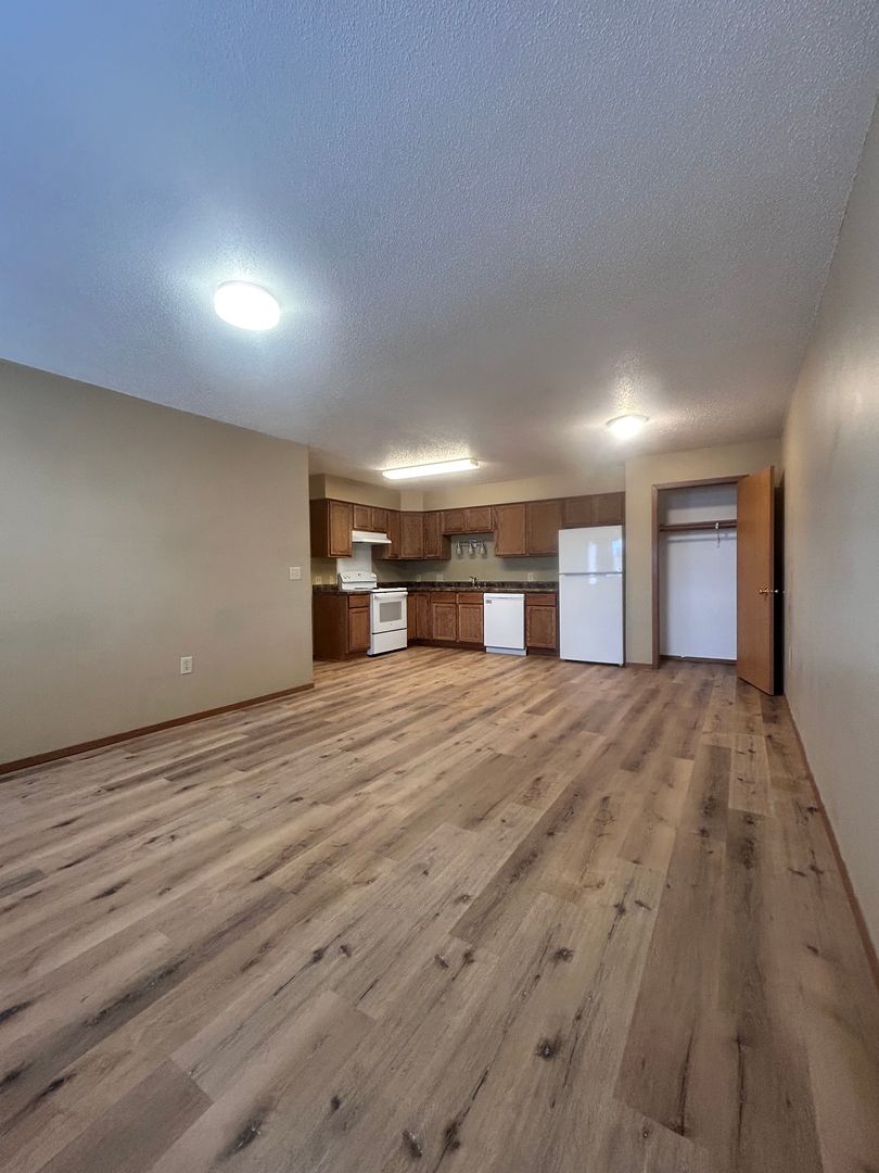 Chetek Apartment: 1012 13th St