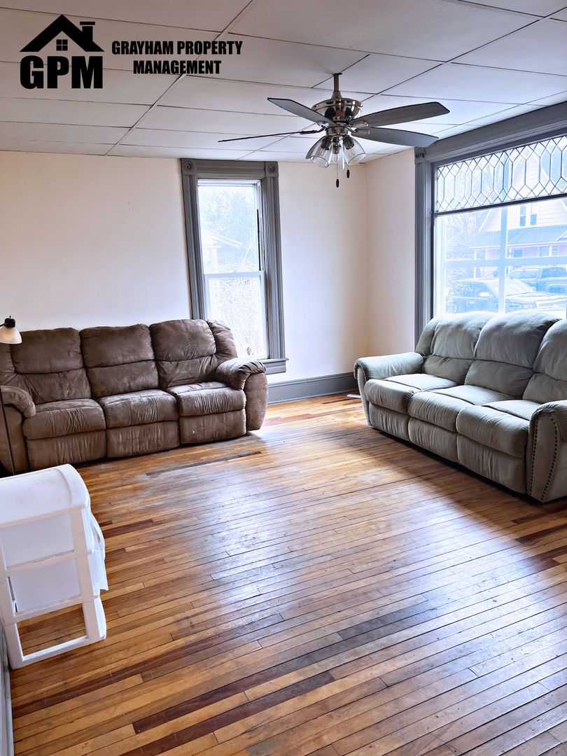 Eau Claire Apartment: 742 N Eddy St