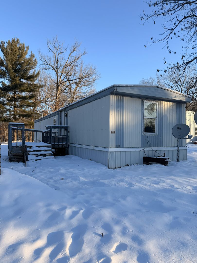 Cadott Apartment: 27650 20th Avenue