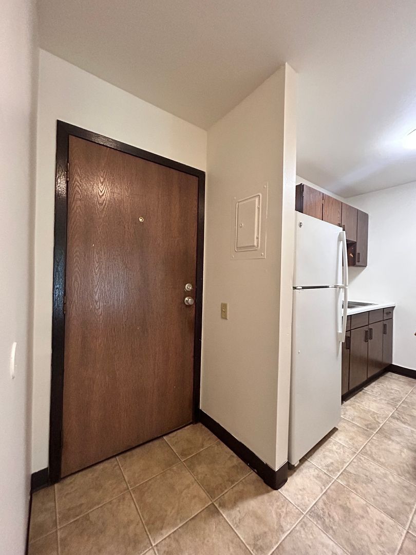 Colby Apartment: 405 W Wausau St