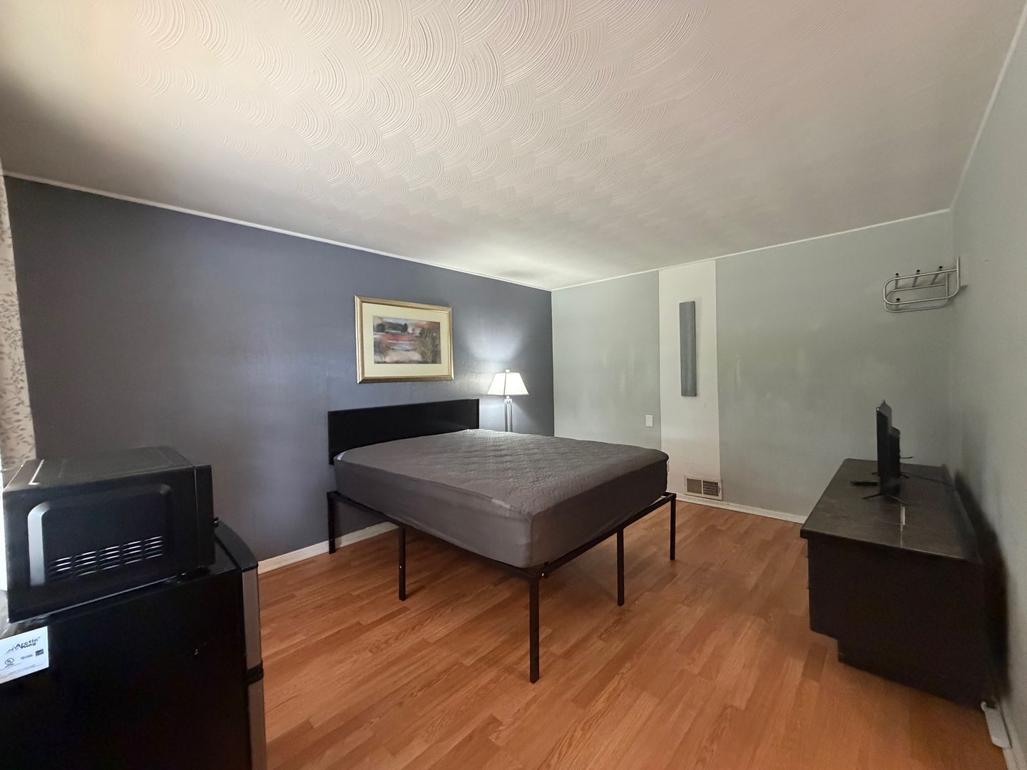 Chippewa Falls Apartment: 1225 Jefferson Avenue