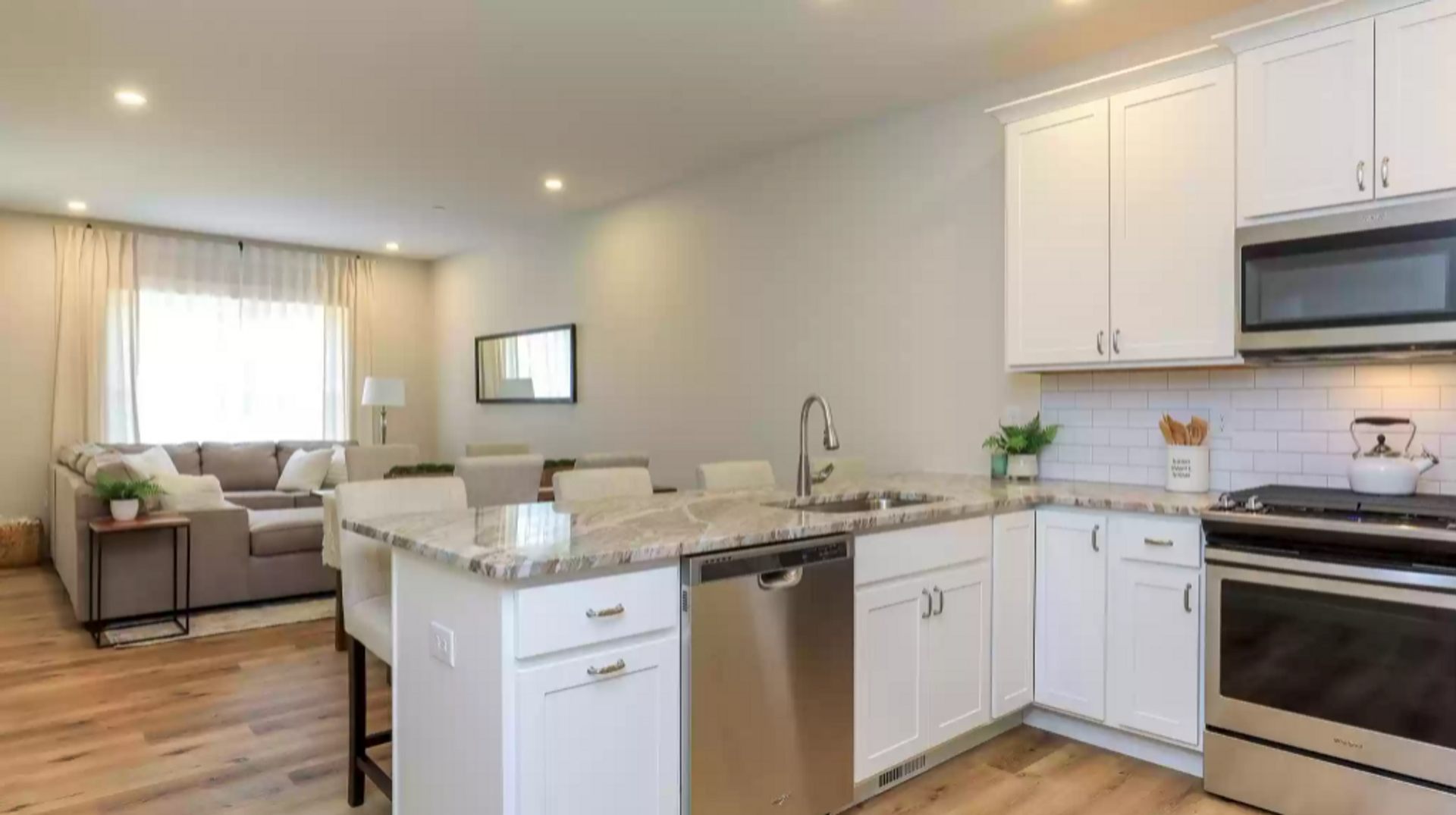 Milford Townhome: 34 Ponemah Hill Road