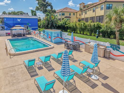 Quiet 1-Bedroom Apartment Community With Pool in South Sarasota, West of Trail – photo 1