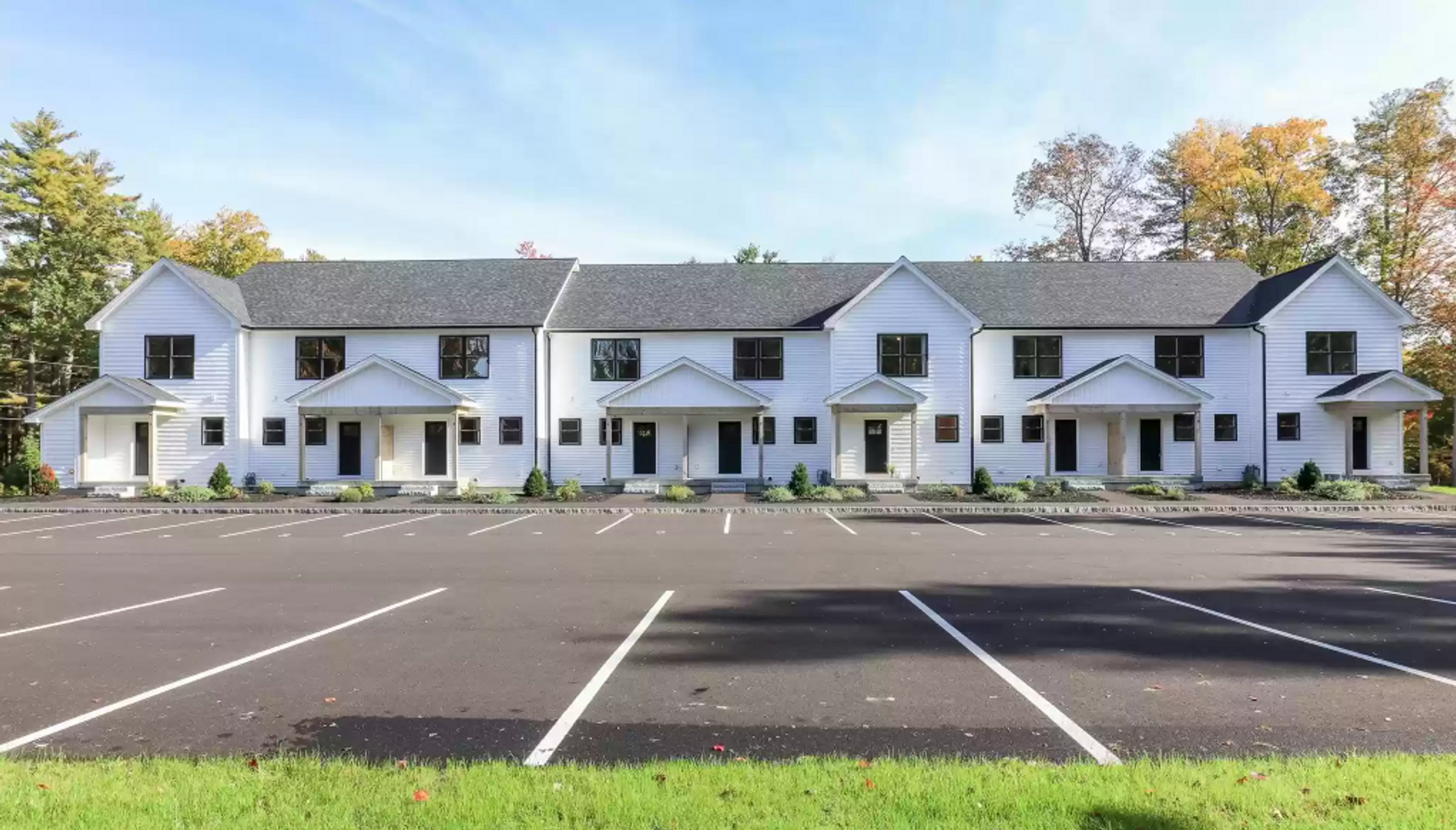 Milford Townhome: 34 Ponemah Hill Road