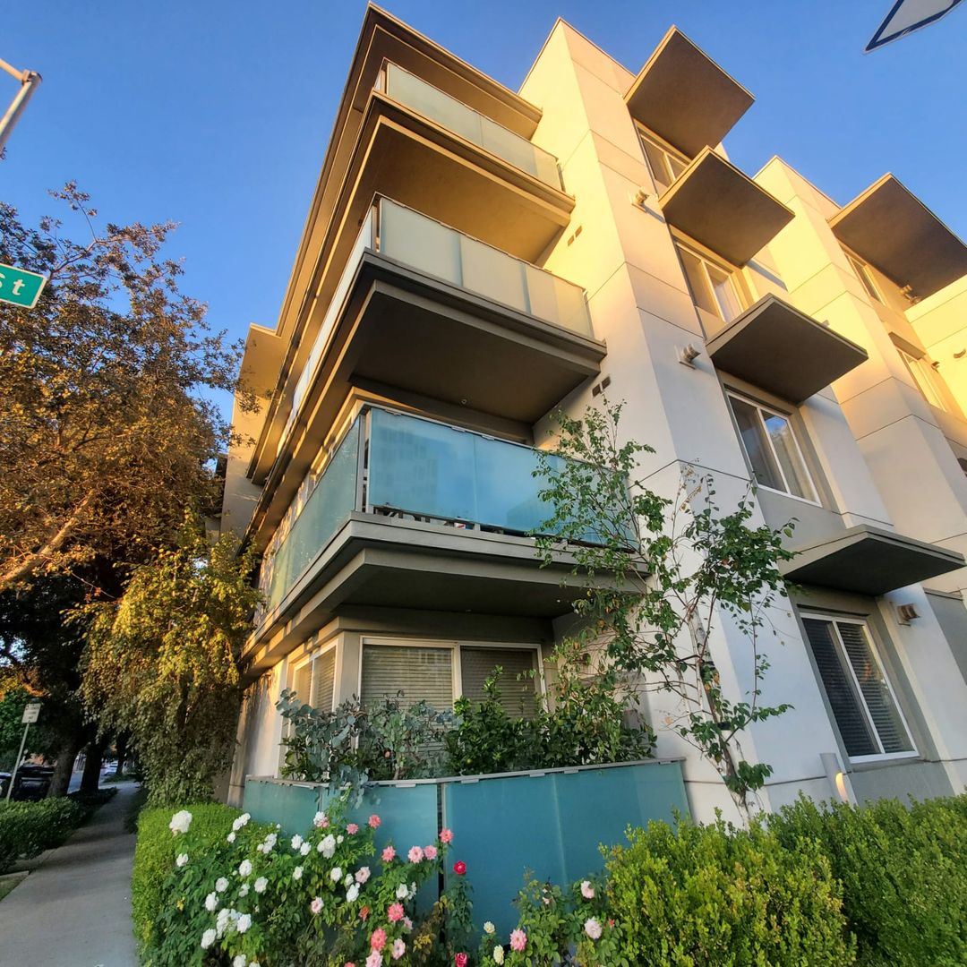 Pasadena Apartment: 160 S Hudson Ave