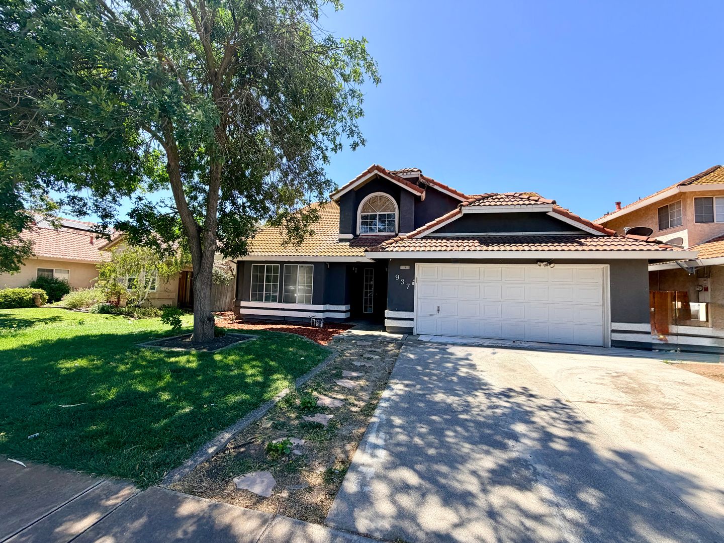 Los Banos House: 937 Neal Street