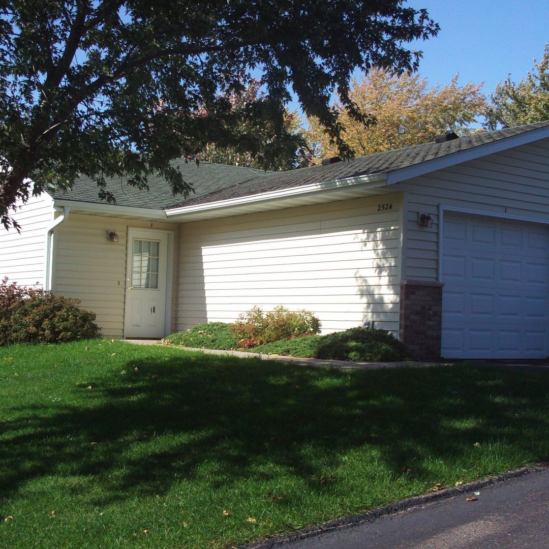 Eau Claire Apartment: 2532 Arthur Street
