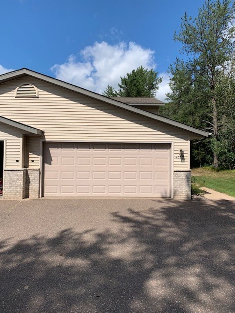 Eau Claire Apartment: 4334-4340 Tweed Drive