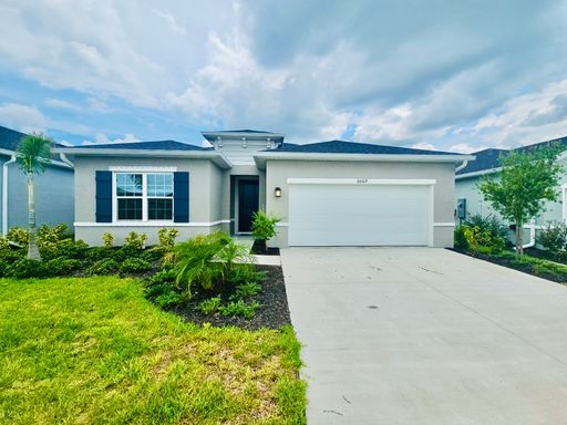 Beautiful 3-Bedroom Lakefront Home in Wimauma! – photo 1