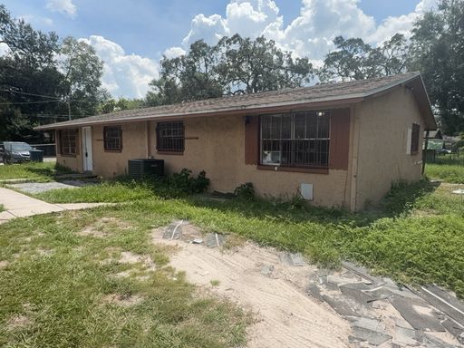 Spacious 4 Bedroom, 2 Bath Duplex in North Tampa – photo 1