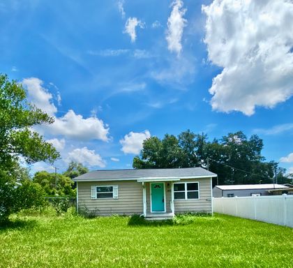 Move in now 50% OFF Your First Month’s Rent in Zephyrhills! – photo 1