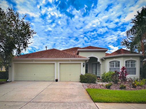 Luxurious and Spacious 4 Bed, 3 Bath Gem in a Prime Location! – photo 1