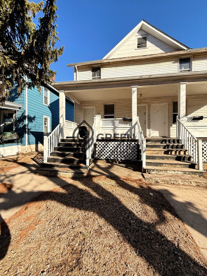 Kankakee Apartment: 360-366 S Washington Ave