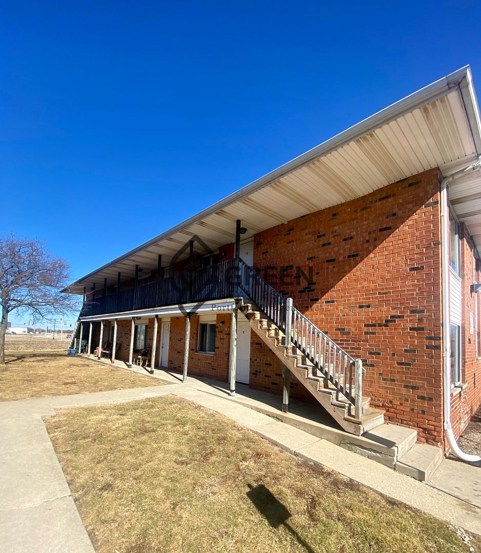 Kankakee Apartment: 2755 Cooper Dr.