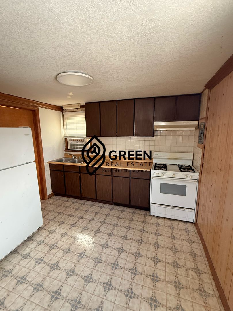 Manteno Apartment: 469 N Birch St