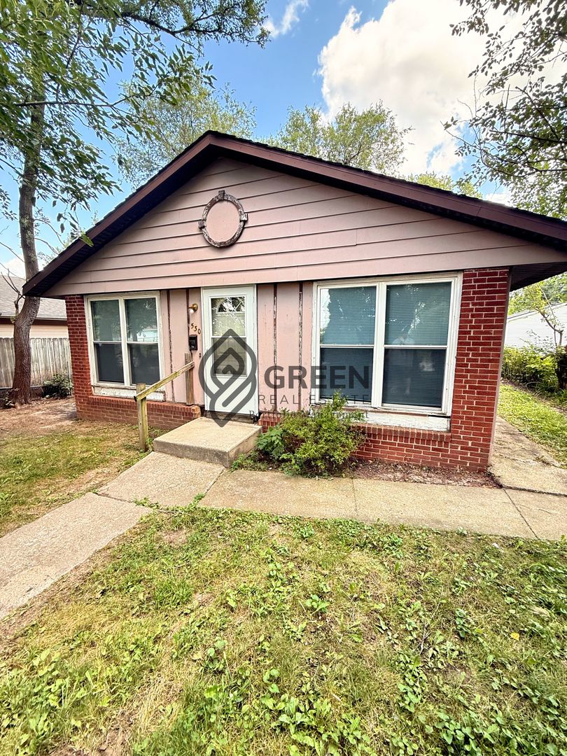 Kankakee House: 530 N Cottage Ave
