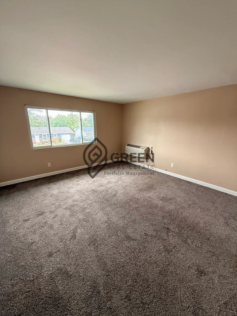 Kankakee Apartment: 240 Tedmark Ct.