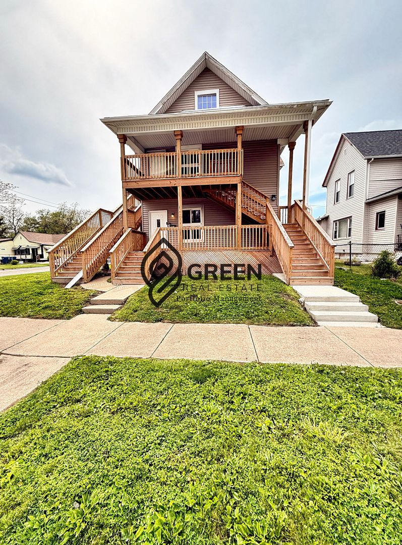 Kankakee Apartment: 605 N Dearborn Ave