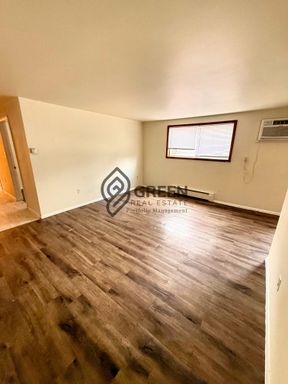 2 bedroom, 1 bath first floor unit available for rent!