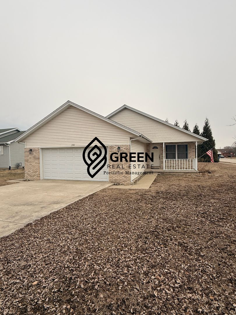 Bradley House: 218 N Van Buren Ave