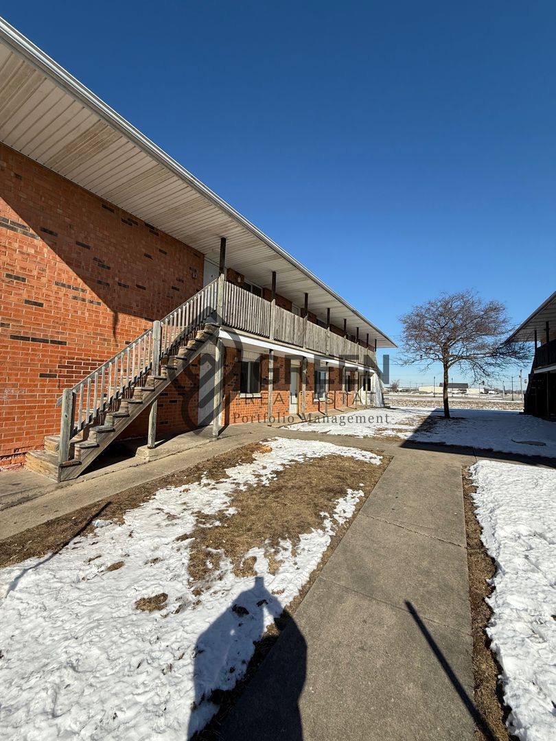 Kankakee Apartment: 2755 Cooper Dr.