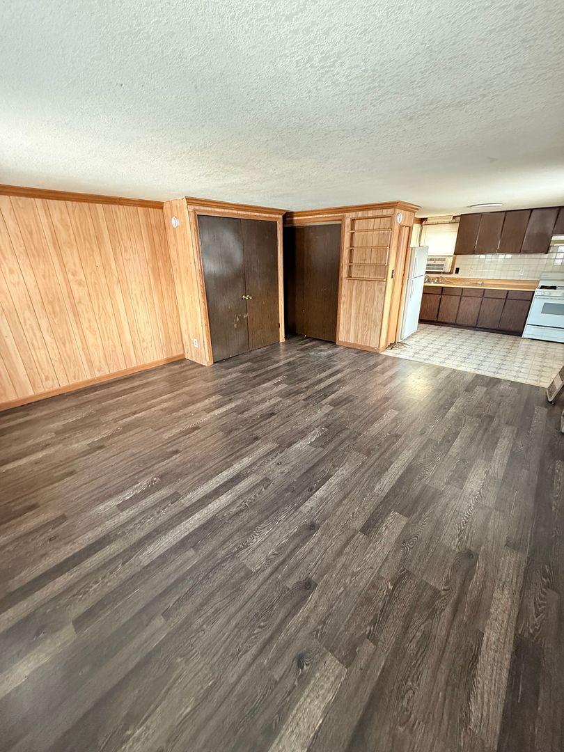 Manteno Apartment: 469 N Birch St