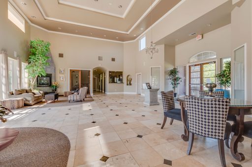 Large, Upstairs 2x2 Condo at Silver Creek, Washer & Dryer In Unit! – photo 1