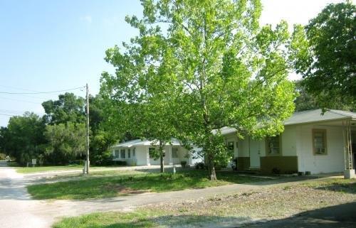 Inverness Apartment: Maplenut Way, 1117 S