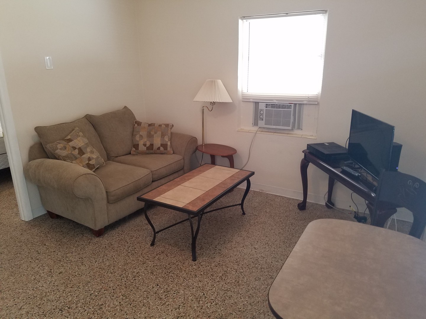 Inverness Apartment: Maplenut Way, 1127 S