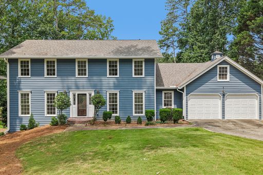 5 Bedroom Two Story Colonial Home in Walton HS District – photo 1