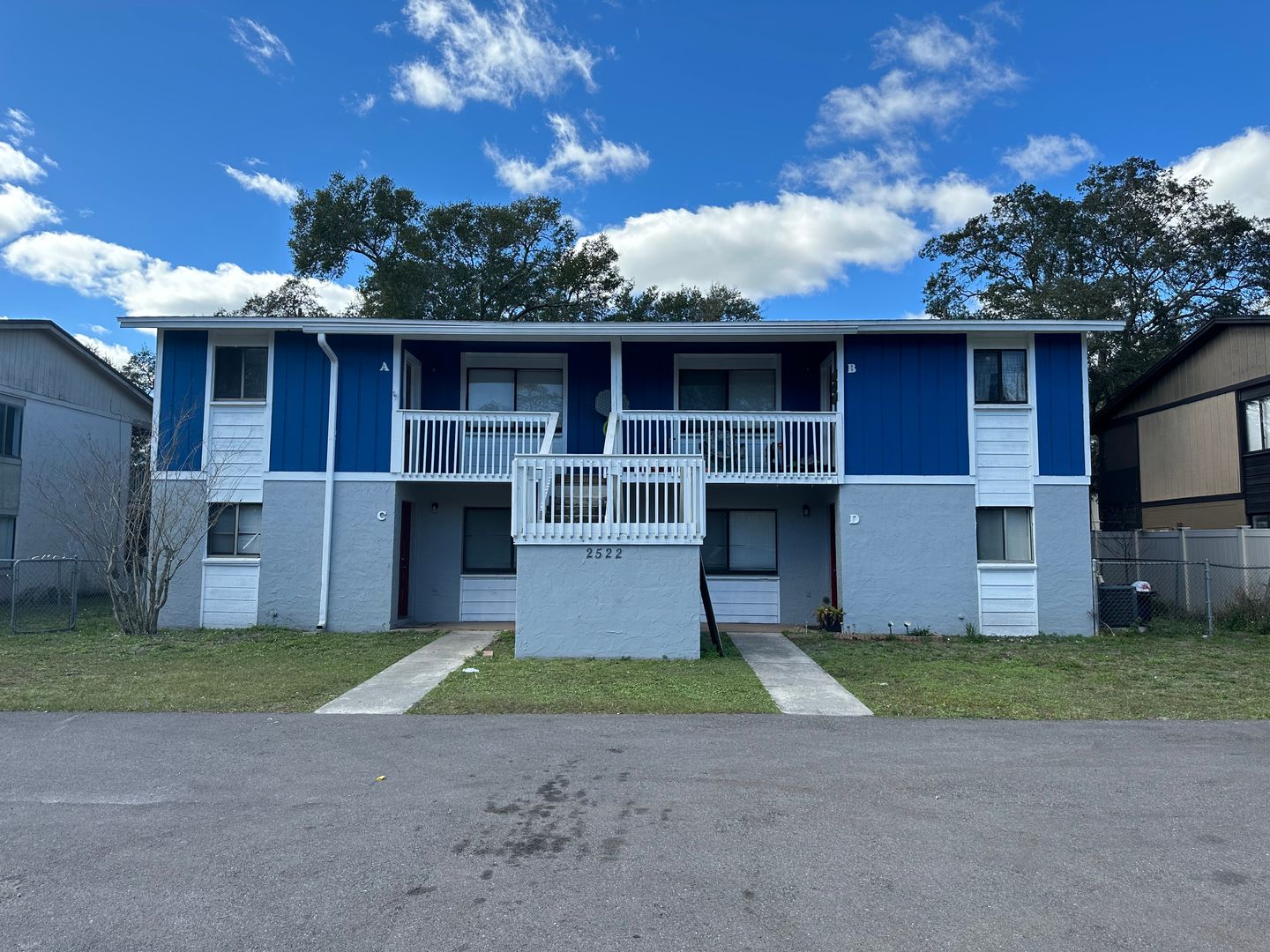 Sanford Apartment: 2522 S. Oak Ave.