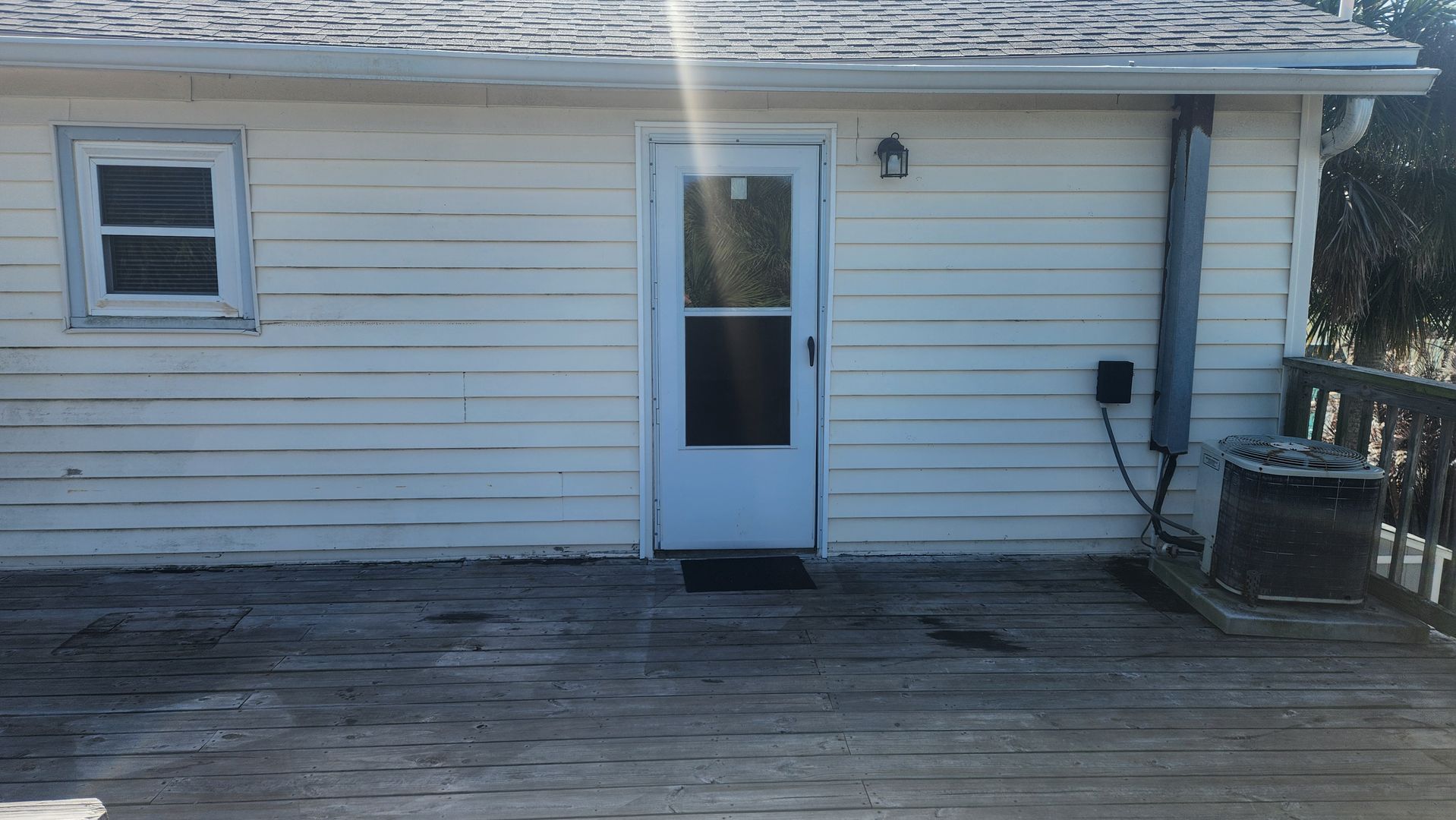 Daytona Beach Apartment: 929 N. Grandview Ave.