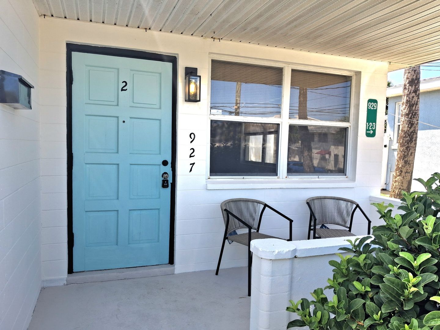 Daytona Beach Apartment: 927 N. Grandview Ave.