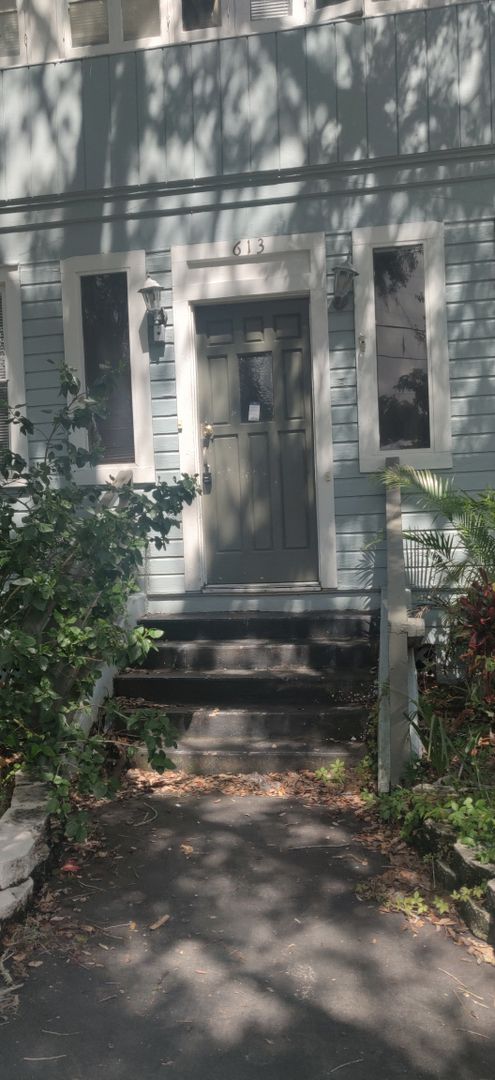 Daytona Beach Apartment: 613 & 615 Seaman Pl.