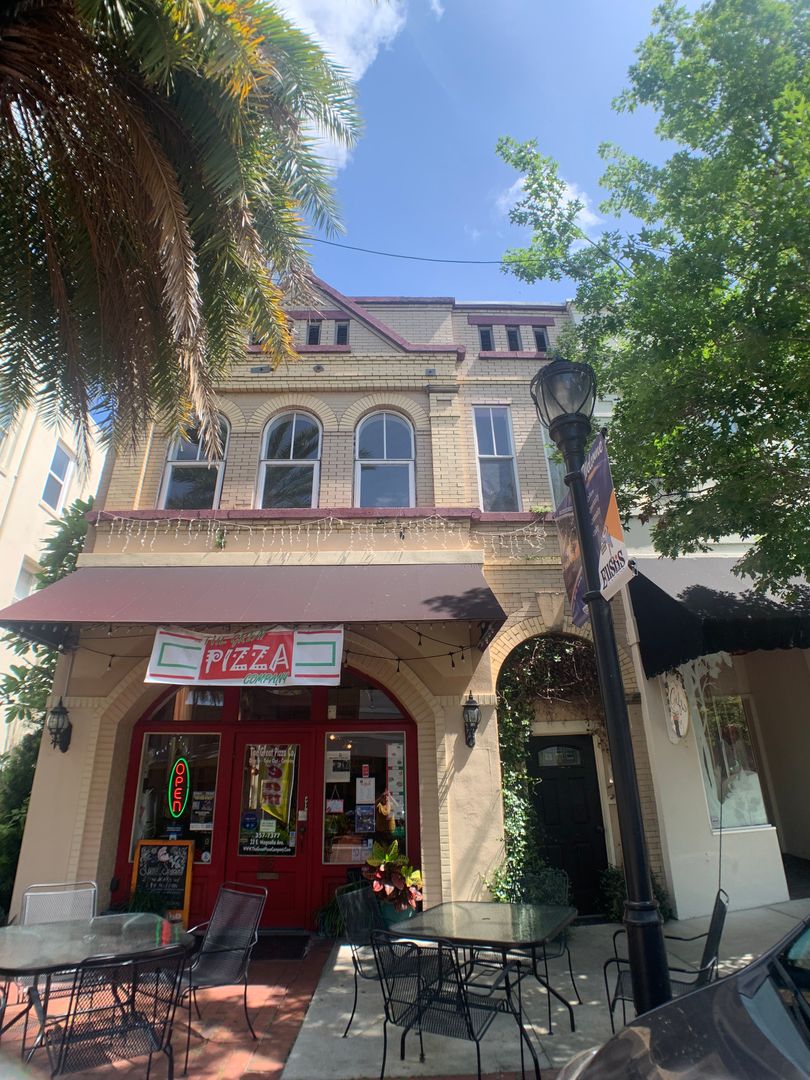 Eustis House: 23 E Magnolia Ave.