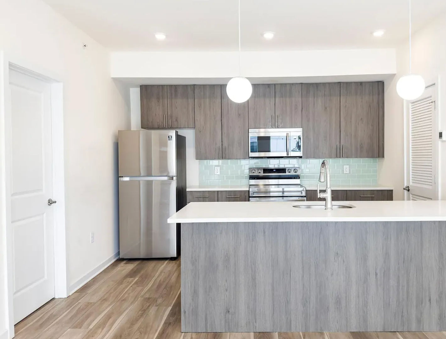 Philadelphia Apartment: 1660 Germantown Ave