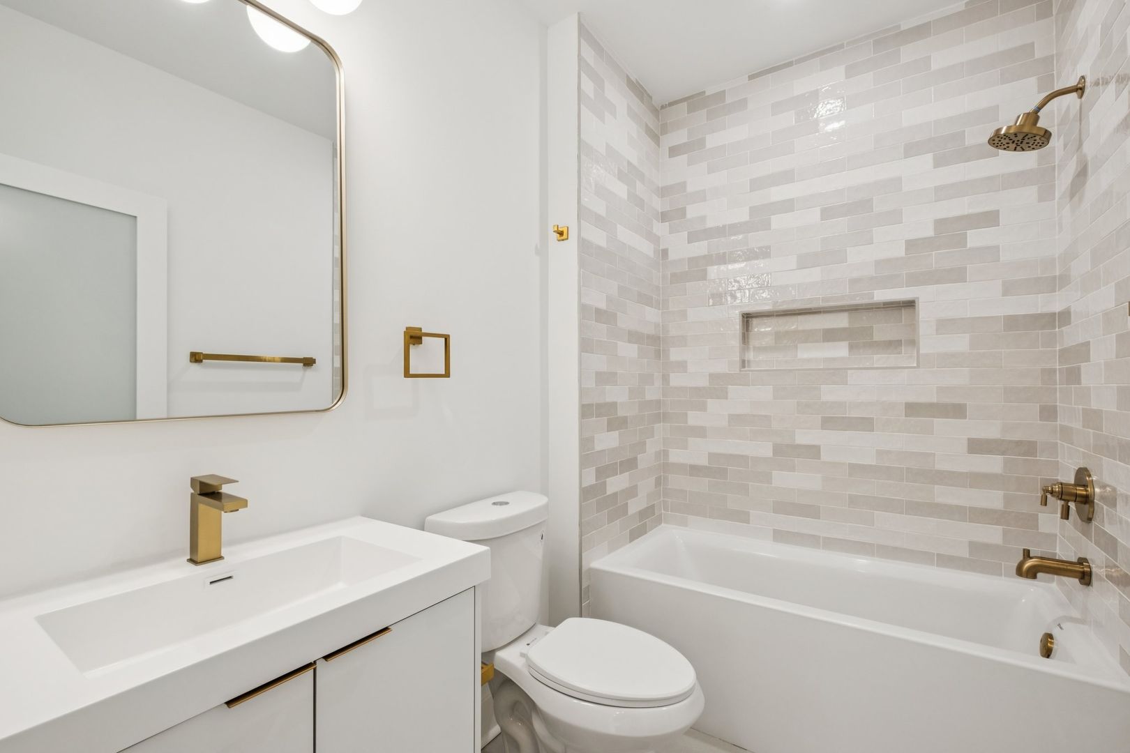 Philadelphia Apartment: 921 E Chelten Ave