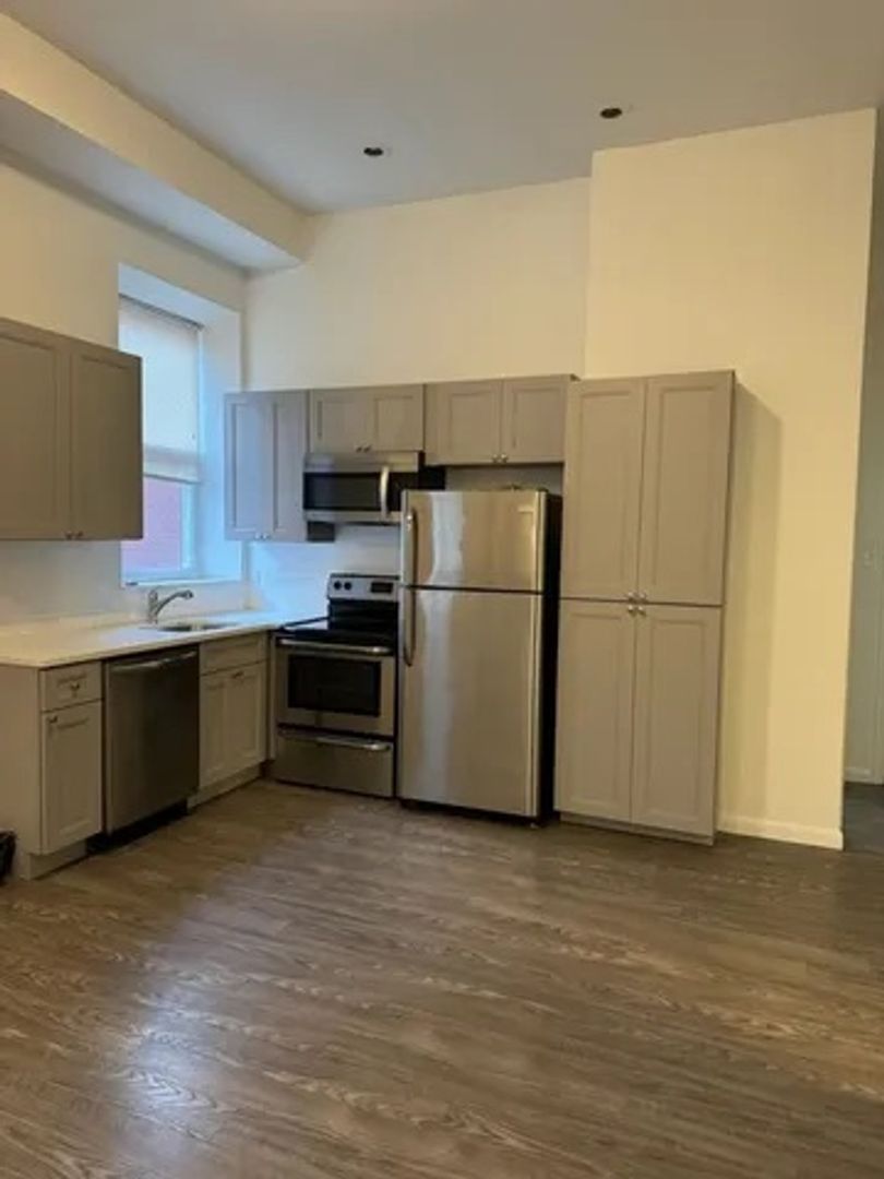 Philadelphia Apartment: 1530 N 17th St