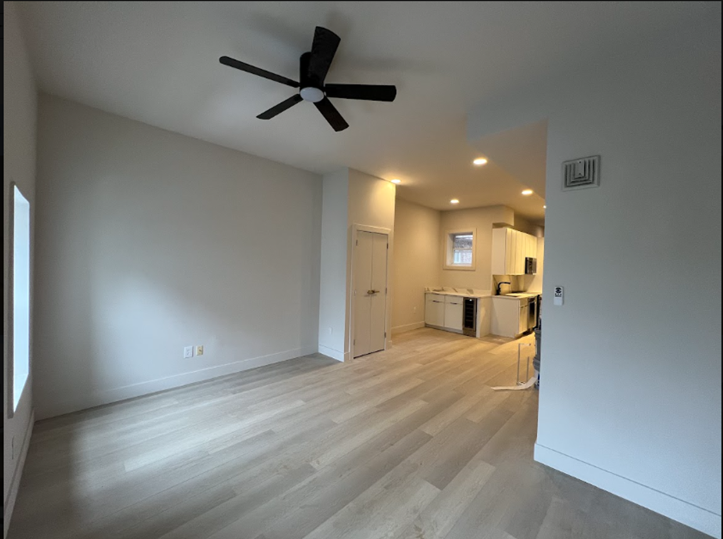 Philadelphia Apartment: 1322 N 17th St